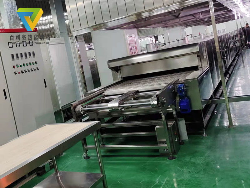 熱烈祝賀我公司新疆客戶定制的馕餅隧道爐已到達現(xiàn)場安裝！